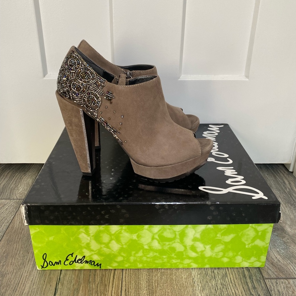 Sam Edleman S-UNA Taupe Suede Heels, size 6.5M